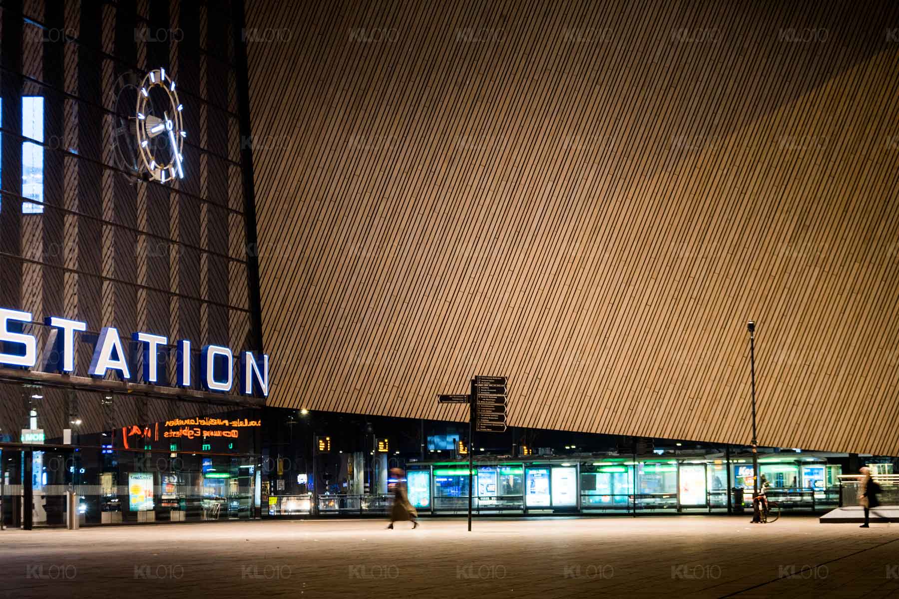 20:35 - Rotterdam Centraal Station