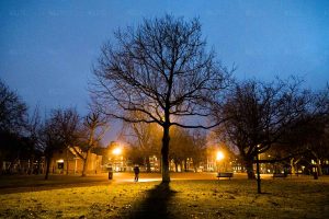 Nachtelijke wandeling op het plein - Heemraadsplein