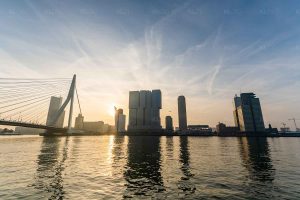 Zon achter de Skyline - Foto Skyline Rotterdam