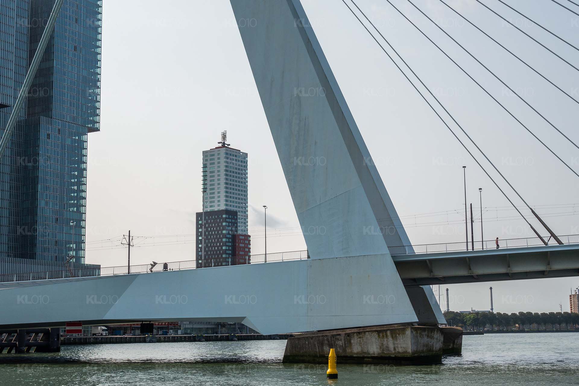 Montevideo door de Zwaan - Kop van Zuid