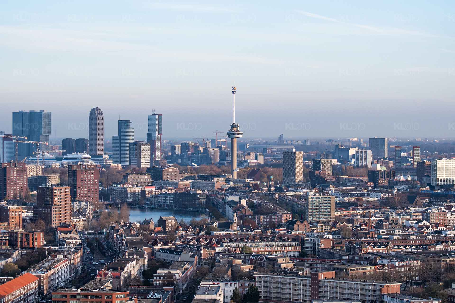 De mast als middelpunt - De Euromast