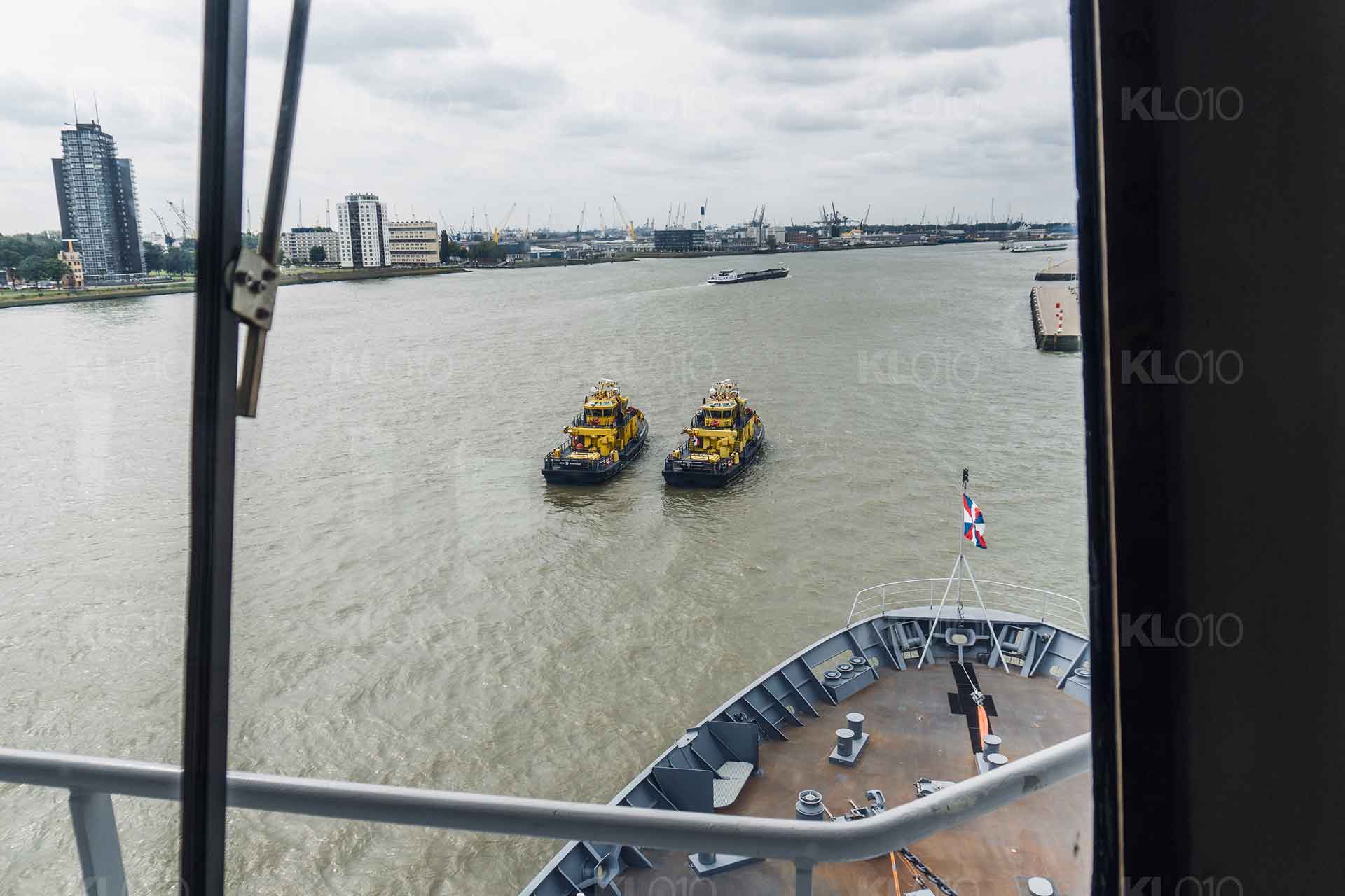 Slepers klaar voor actie - Scheepvaart Rotterdam